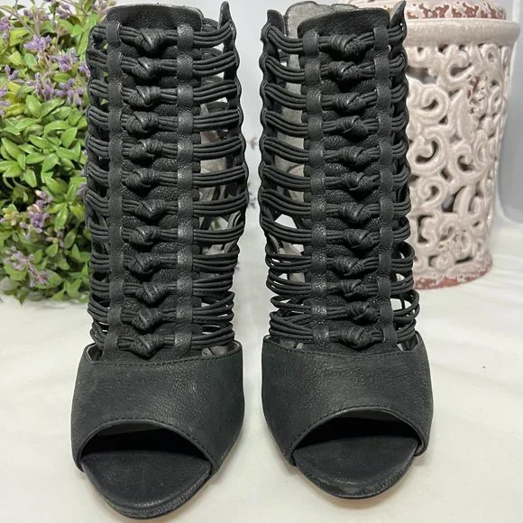 Vince Camuto Heeled Booties - NEW - Picture 3 of 9